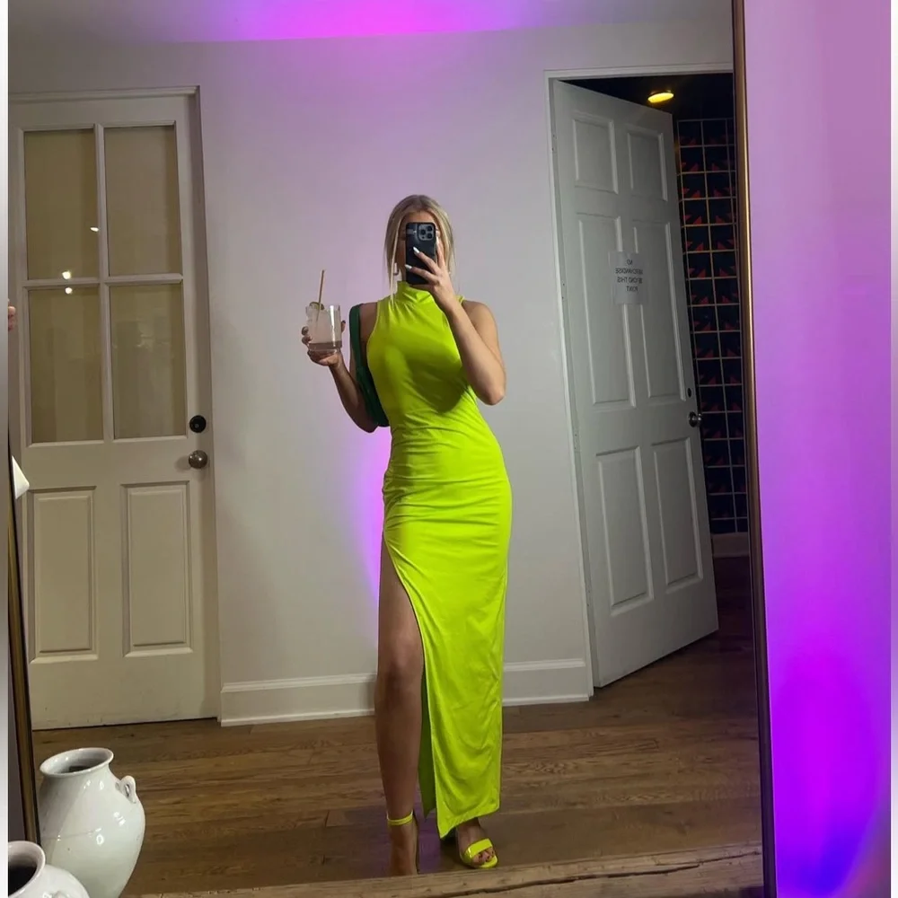 Elegant Lime Green Sleeveless Dress - Picture 6 of 9